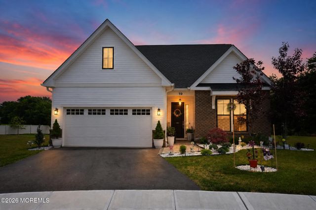 19 Magnolia Drive, Freehold, NJ 07728
