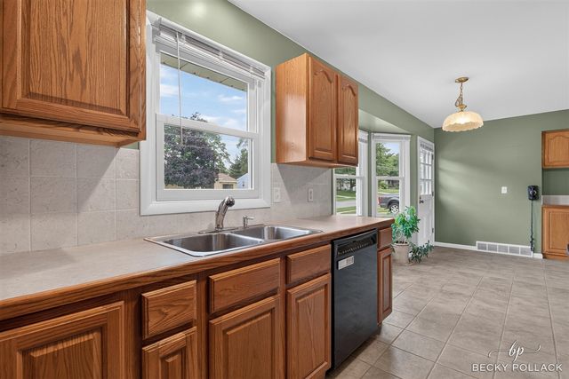 1712 41st Street, Wyoming, MI 49519