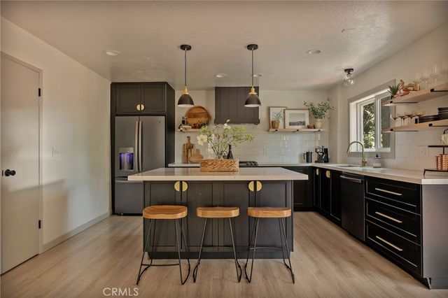 373 Summit Road, Lake Arrowhead, CA 92352