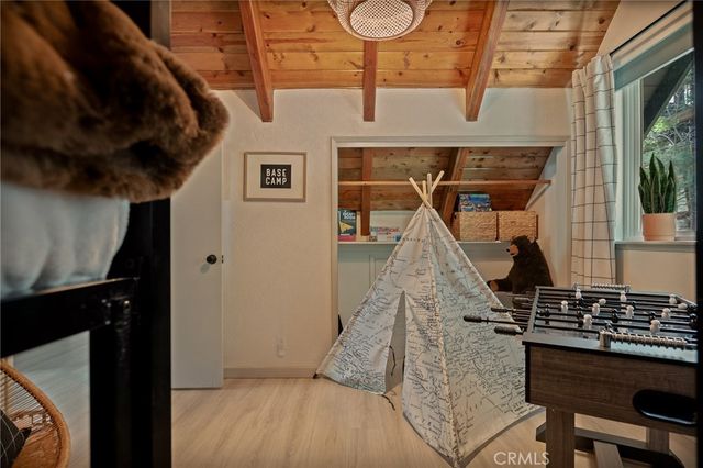 373 Summit Road, Lake Arrowhead, CA 92352