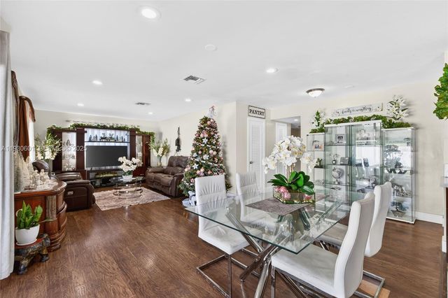 2901 NW 185th St, Miami Gardens, FL 33056