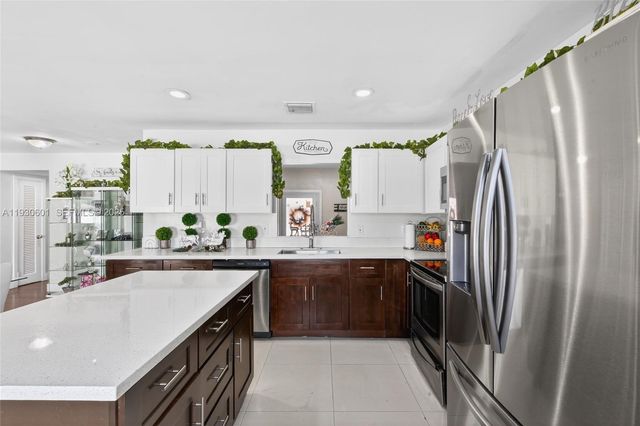 2901 NW 185th St, Miami Gardens, FL 33056