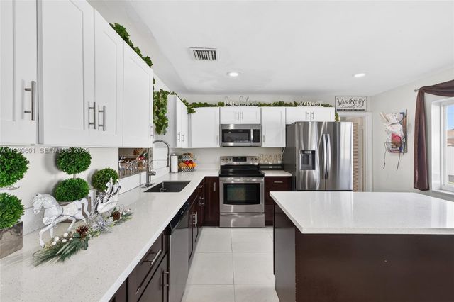 2901 NW 185th St, Miami Gardens, FL 33056