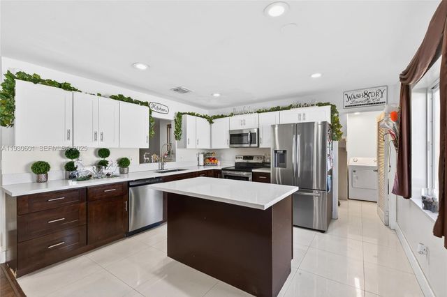 2901 NW 185th St, Miami Gardens, FL 33056