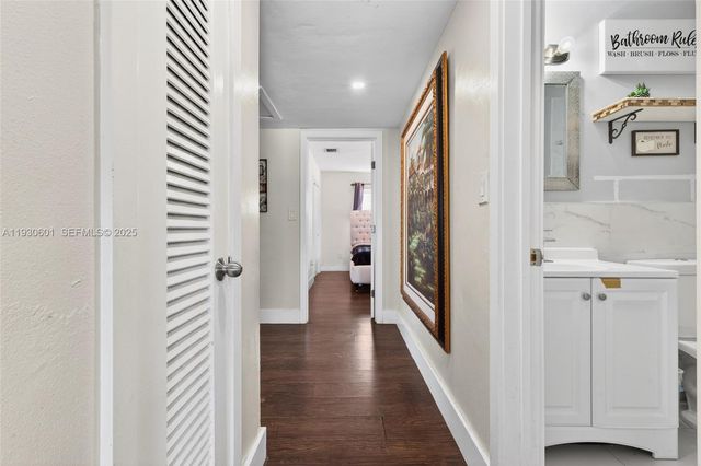 2901 NW 185th St, Miami Gardens, FL 33056