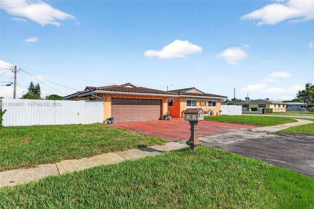 2901 NW 185th St, Miami Gardens, FL 33056