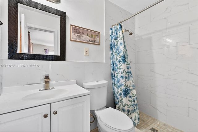 2901 NW 185th St, Miami Gardens, FL 33056