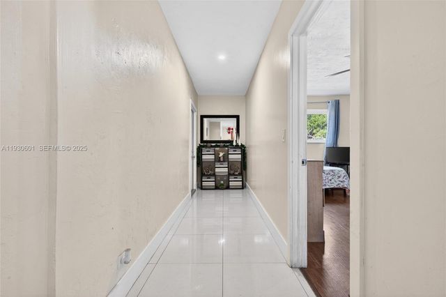 2901 NW 185th St, Miami Gardens, FL 33056