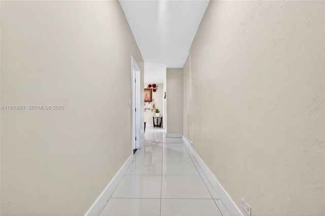 2901 NW 185th St, Miami Gardens, FL 33056