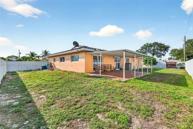 2901 NW 185th St, Miami Gardens, FL 33056