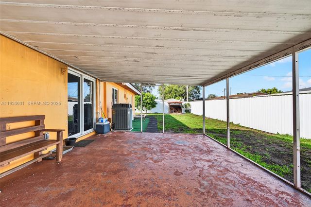 2901 NW 185th St, Miami Gardens, FL 33056