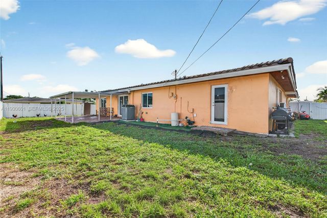 2901 NW 185th St, Miami Gardens, FL 33056