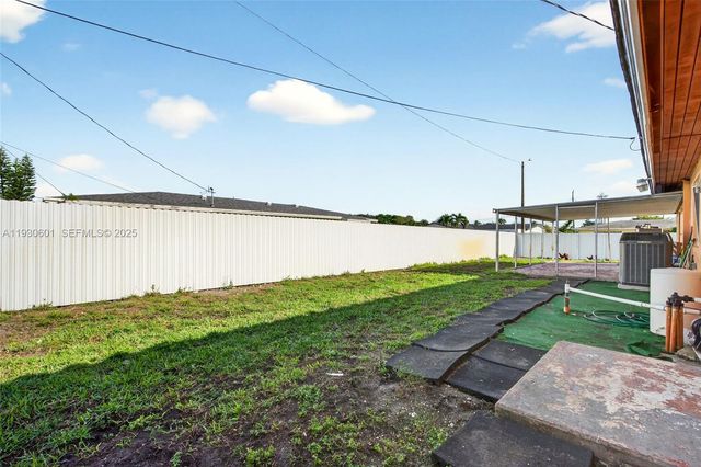 2901 NW 185th St, Miami Gardens, FL 33056