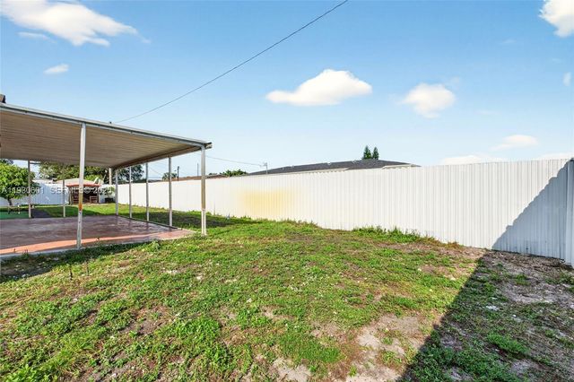 2901 NW 185th St, Miami Gardens, FL 33056