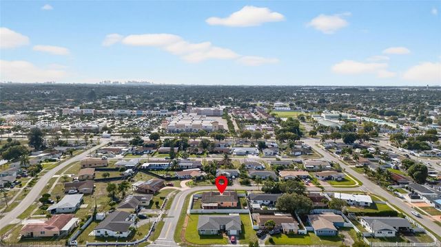 2901 NW 185th St, Miami Gardens, FL 33056