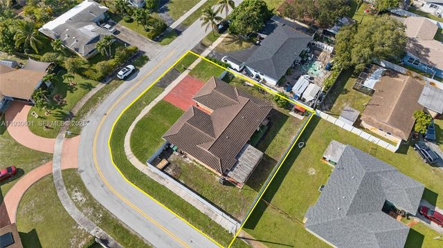 2901 NW 185th St, Miami Gardens, FL 33056