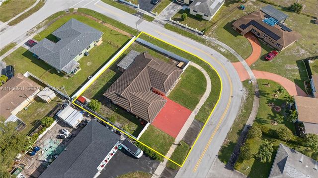 2901 NW 185th St, Miami Gardens, FL 33056