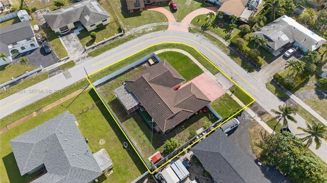 2901 NW 185th St, Miami Gardens, FL 33056