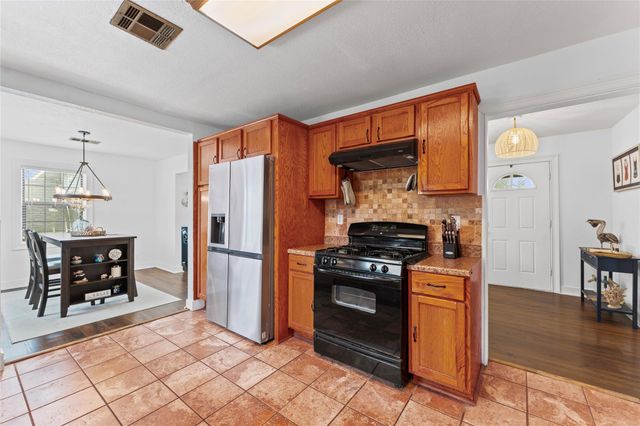 1901 Bayou Homes Drive, Galveston, TX 77551