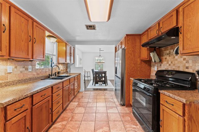 1901 Bayou Homes Drive, Galveston, TX 77551