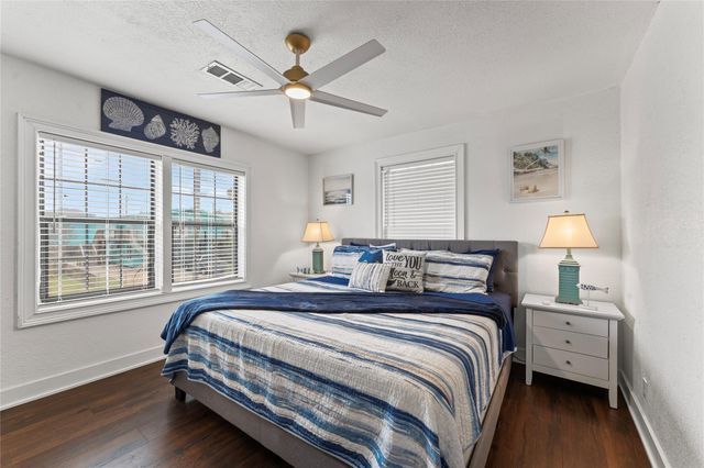 1901 Bayou Homes Drive, Galveston, TX 77551