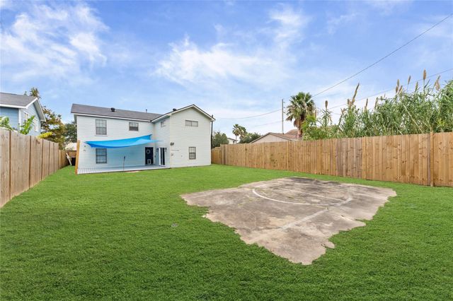 1901 Bayou Homes Drive, Galveston, TX 77551