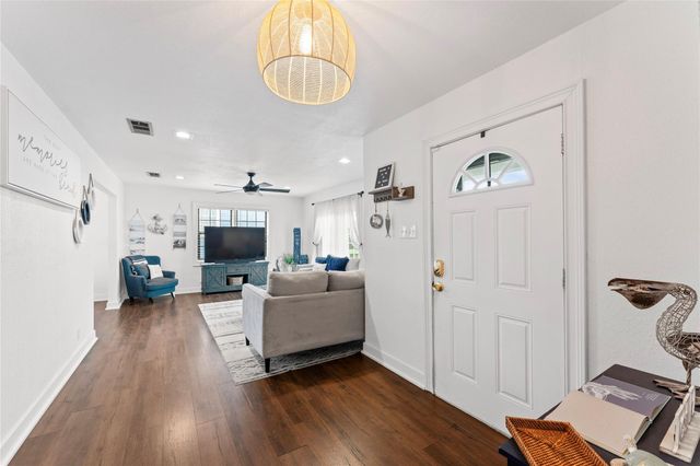 1901 Bayou Homes Drive, Galveston, TX 77551