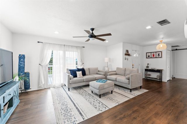 1901 Bayou Homes Drive, Galveston, TX 77551