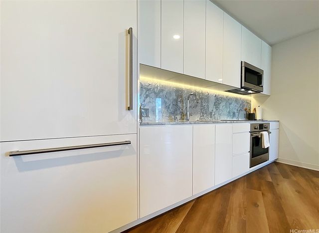 987 Queen Street 1913, Honolulu, HI 96814
