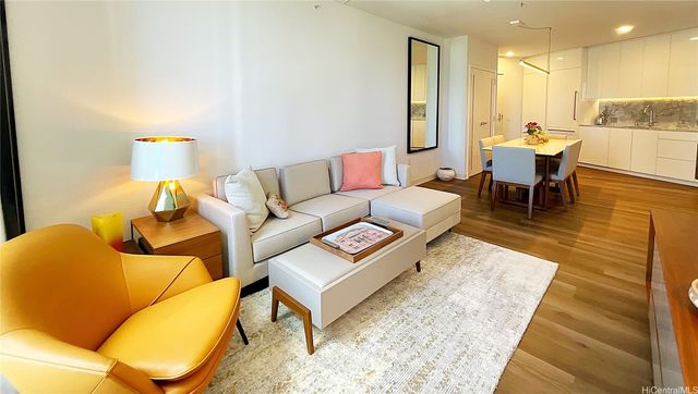 987 Queen Street 1913, Honolulu, HI 96814