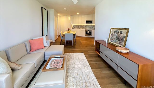 987 Queen Street 1913, Honolulu, HI 96814