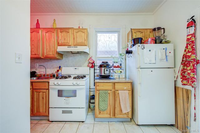 150 Ridgewood Avenue, Brooklyn, NY 11208