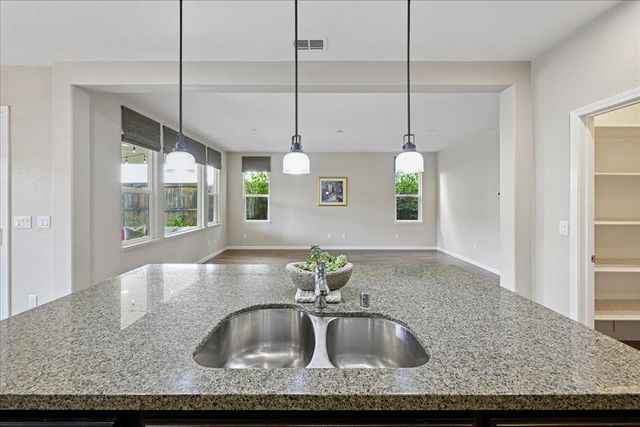 706 Wagon Trail Way, Rocklin, CA 95765