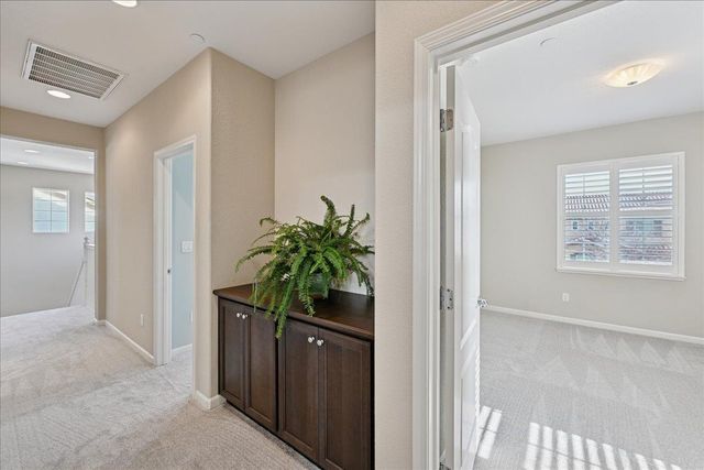 706 Wagon Trail Way, Rocklin, CA 95765