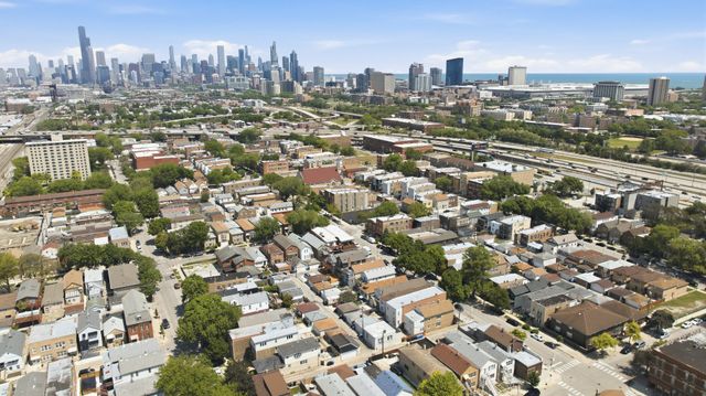 2924 S Princeton Avenue, Chicago, IL 60616