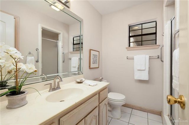 320 Thunderbird Avenue W, Mcallen, TX 78504