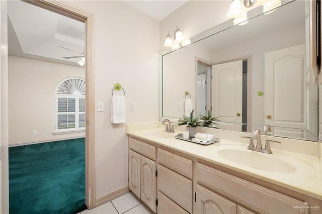 320 Thunderbird Avenue W, Mcallen, TX 78504