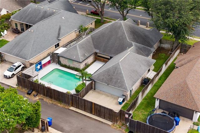 320 Thunderbird Avenue W, Mcallen, TX 78504