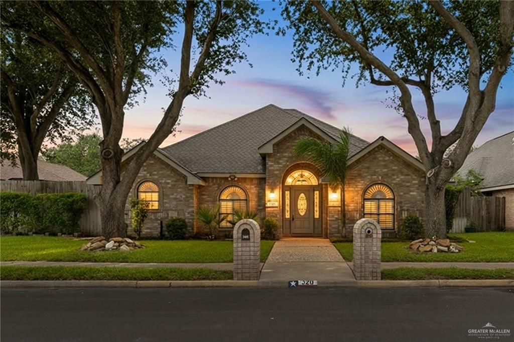 320 Thunderbird Avenue W, Mcallen, TX 78504