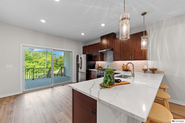 9127 Hillcrest Trail, Lincoln, NE 68520