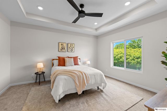 9127 Hillcrest Trail, Lincoln, NE 68520