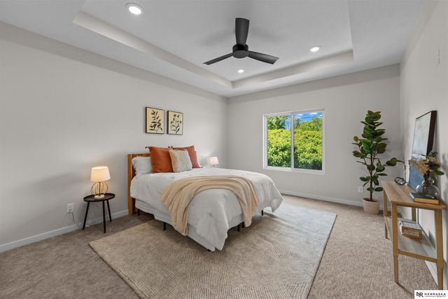 9127 Hillcrest Trail, Lincoln, NE 68520