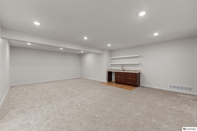 9127 Hillcrest Trail, Lincoln, NE 68520