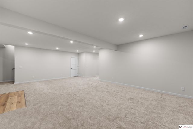 9127 Hillcrest Trail, Lincoln, NE 68520