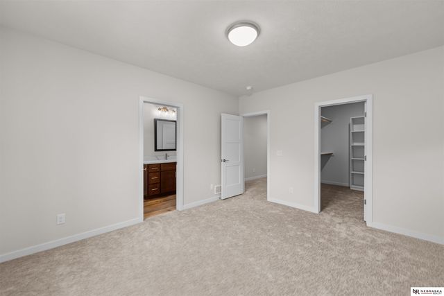 9127 Hillcrest Trail, Lincoln, NE 68520