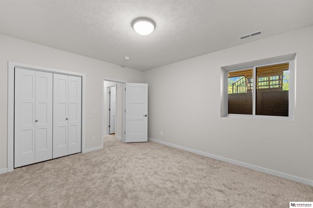 9127 Hillcrest Trail, Lincoln, NE 68520
