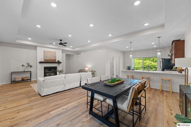 9127 Hillcrest Trail, Lincoln, NE 68520