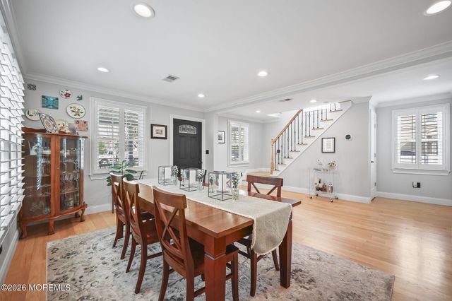 33 Memorial Parkway, Atlantic Highlands, NJ 07716