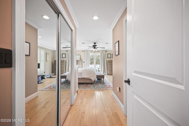 33 Memorial Parkway, Atlantic Highlands, NJ 07716