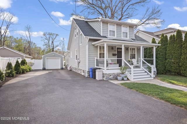 33 Memorial Parkway, Atlantic Highlands, NJ 07716